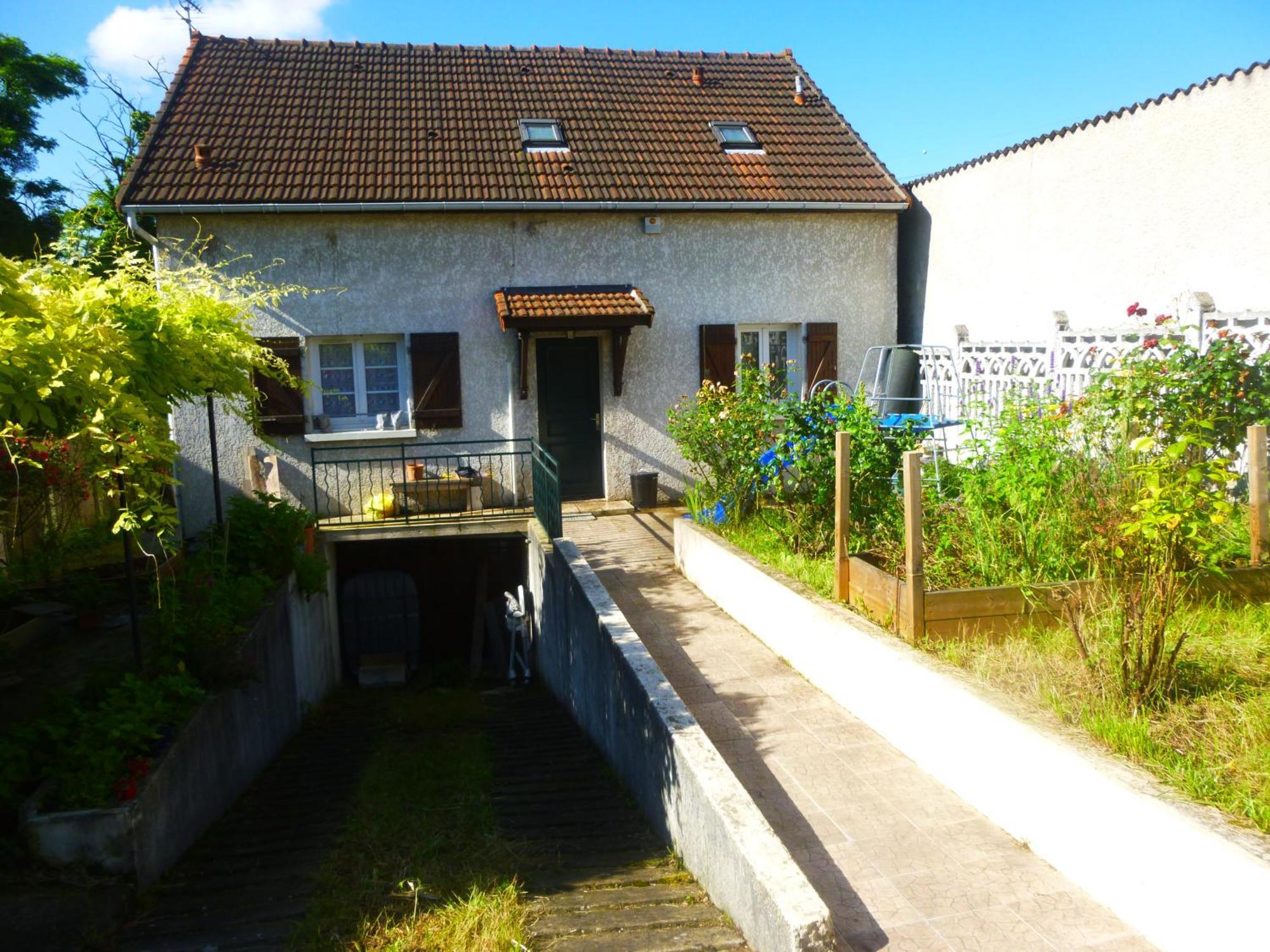 Holiday home Maison Tranquille Proche Paris Et Parc Asteric