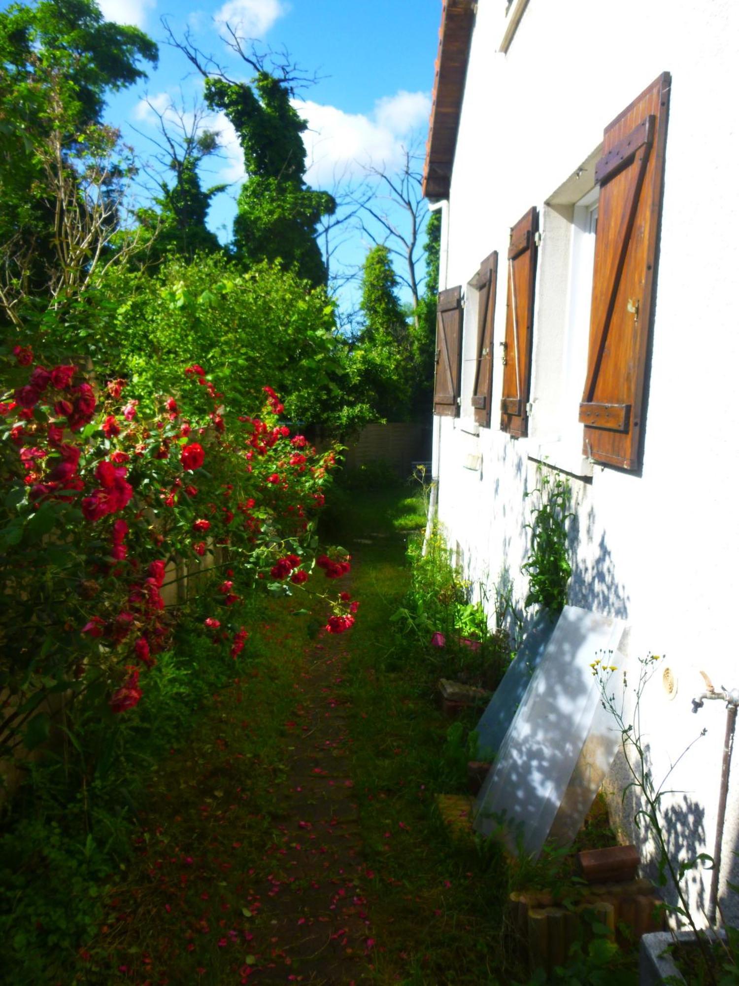 Maison Tranquille Proche Paris Et Parc Asteric Holiday home Villetaneuse